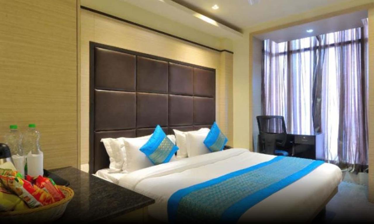 Hotel Royal Grand - Opposite Axis Bank East Patel Nagar New Delhi Eksteriør bilde