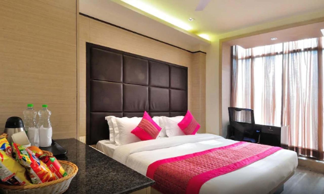 Hotel Royal Grand - Opposite Axis Bank East Patel Nagar New Delhi Eksteriør bilde