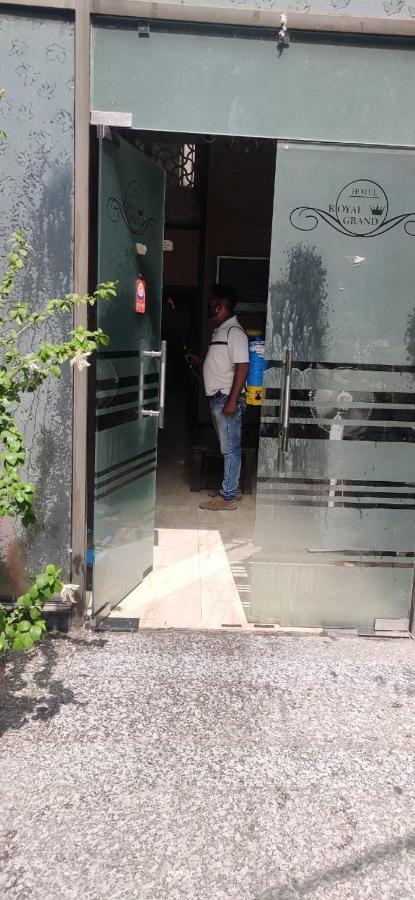 Hotel Royal Grand - Opposite Axis Bank East Patel Nagar New Delhi Eksteriør bilde
