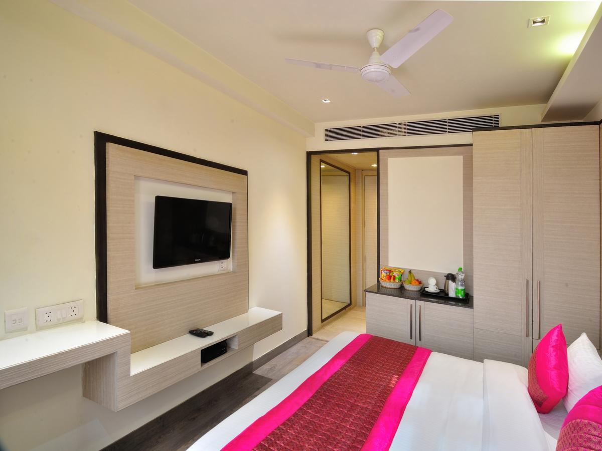 Hotel Royal Grand - Opposite Axis Bank East Patel Nagar New Delhi Eksteriør bilde