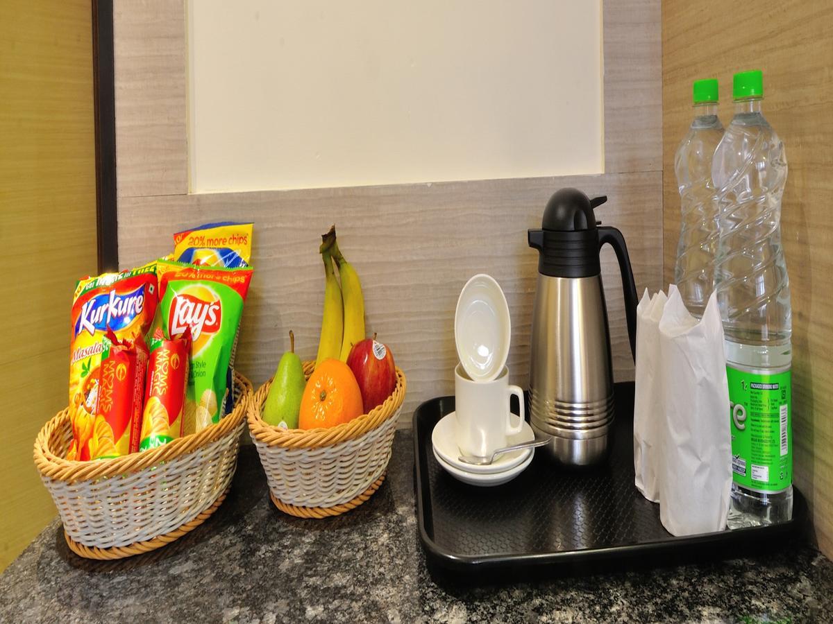 Hotel Royal Grand - Opposite Axis Bank East Patel Nagar New Delhi Eksteriør bilde