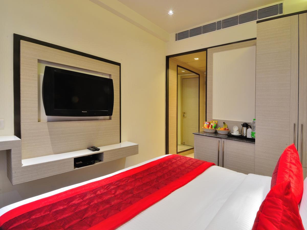Hotel Royal Grand - Opposite Axis Bank East Patel Nagar New Delhi Eksteriør bilde