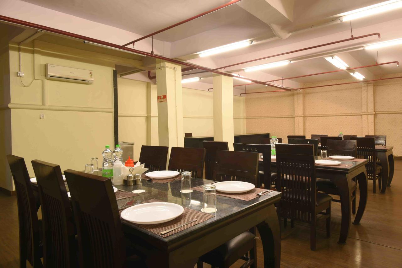 Hotel Royal Grand - Opposite Axis Bank East Patel Nagar New Delhi Eksteriør bilde