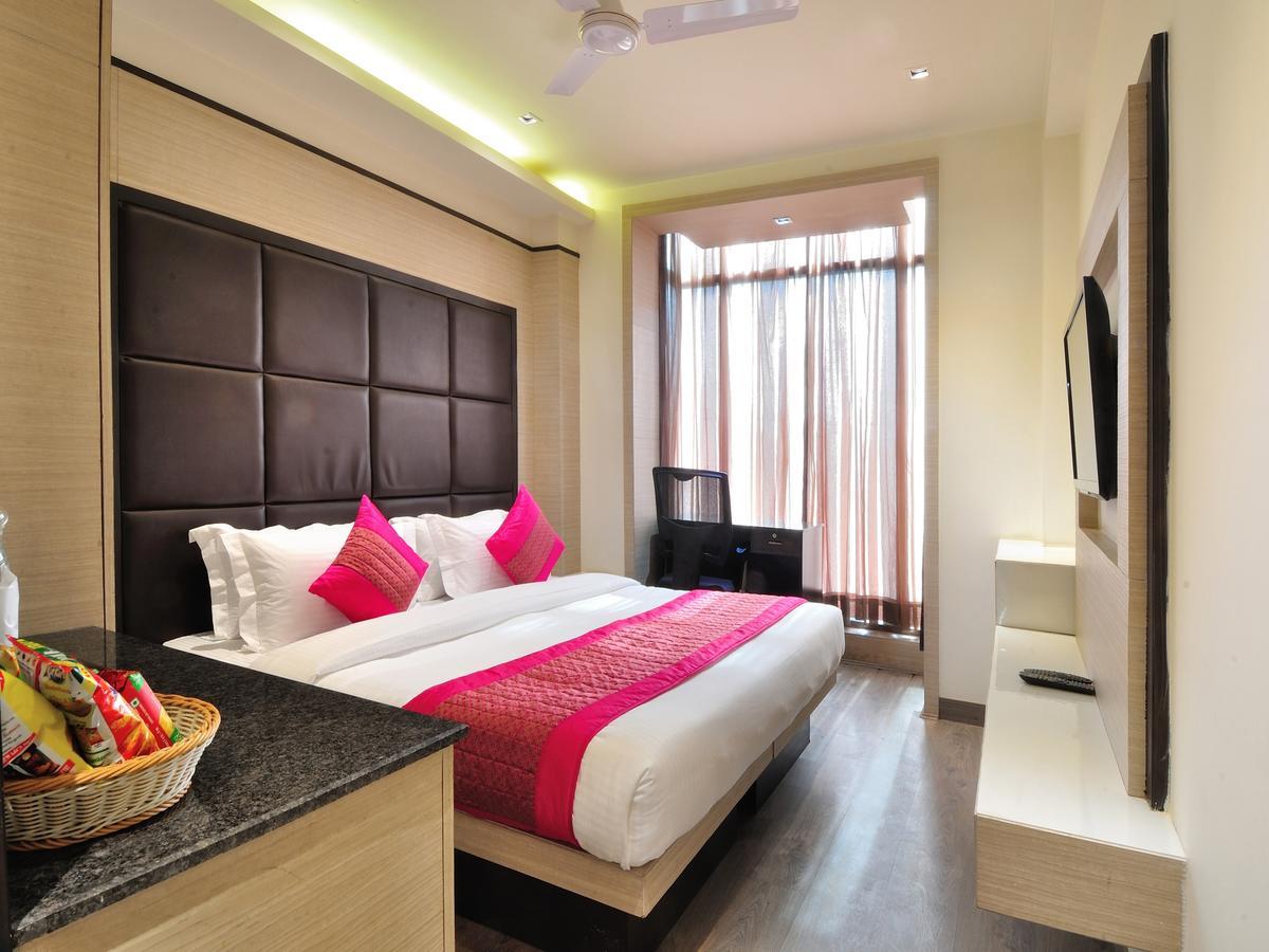 Hotel Royal Grand - Opposite Axis Bank East Patel Nagar New Delhi Eksteriør bilde