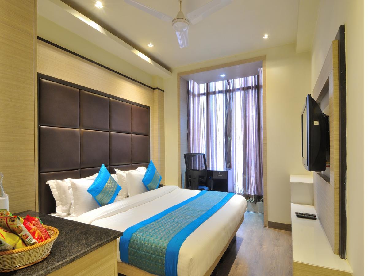 Hotel Royal Grand - Opposite Axis Bank East Patel Nagar New Delhi Eksteriør bilde