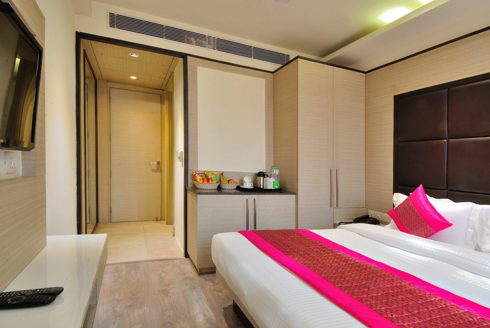 Hotel Royal Grand - Opposite Axis Bank East Patel Nagar New Delhi Eksteriør bilde