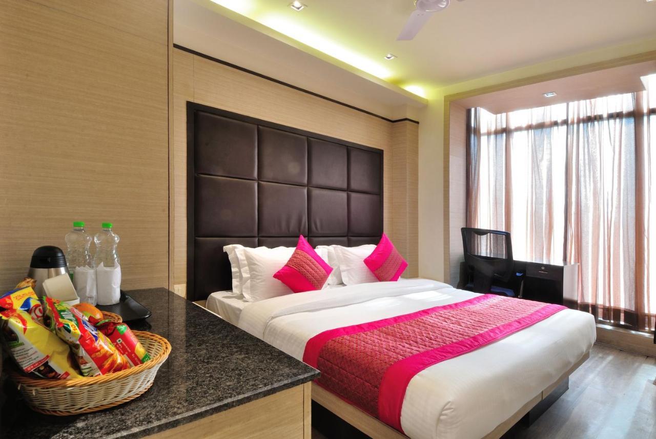 Hotel Royal Grand - Opposite Axis Bank East Patel Nagar New Delhi Eksteriør bilde