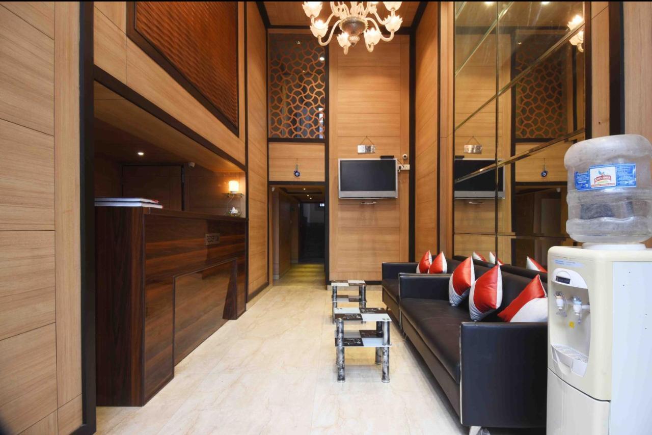 Hotel Royal Grand - Opposite Axis Bank East Patel Nagar New Delhi Eksteriør bilde